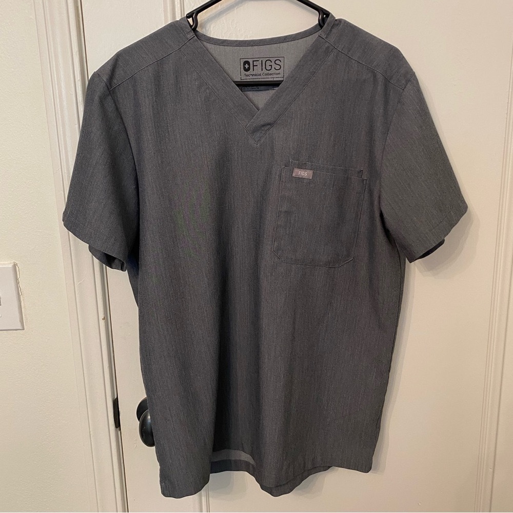 Figs MENS Leon Three-Pocket Scrub Top - Small